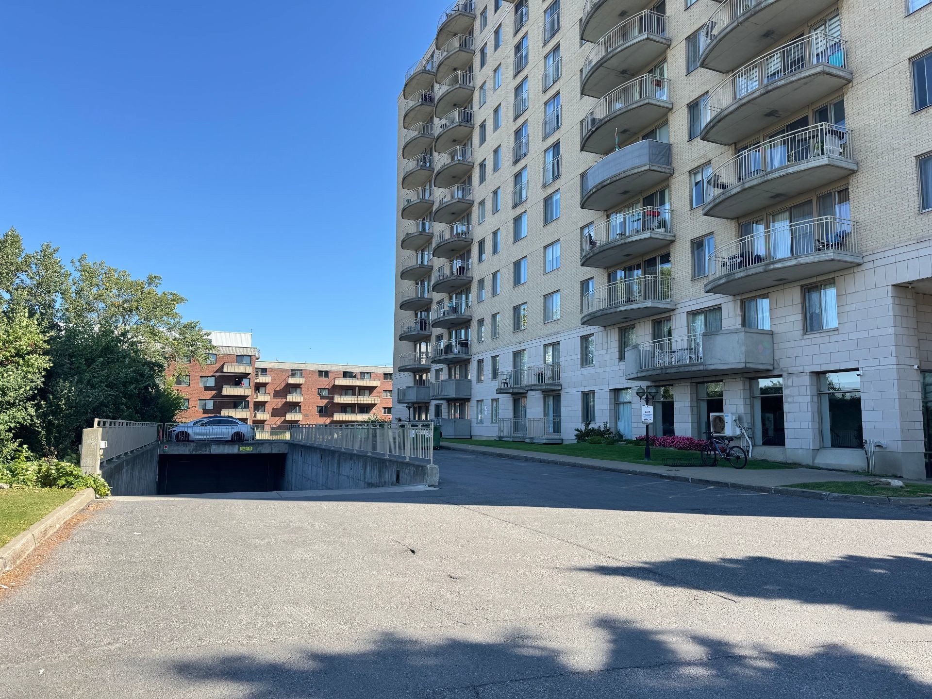 









11115


Boul. Cavendish

, 202,
Montréal (Saint-Laurent),




QC
H4R2M9

