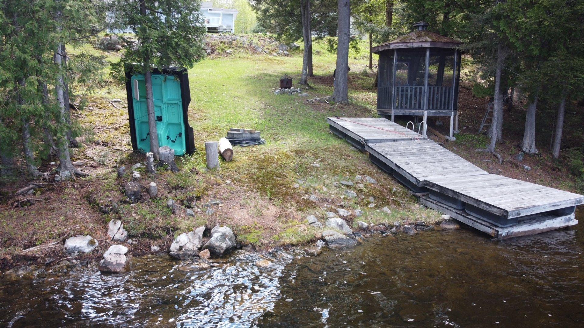 









75


Ch. Hervé-Pigeon

,
Kipawa,




QC
J0Z2H0

