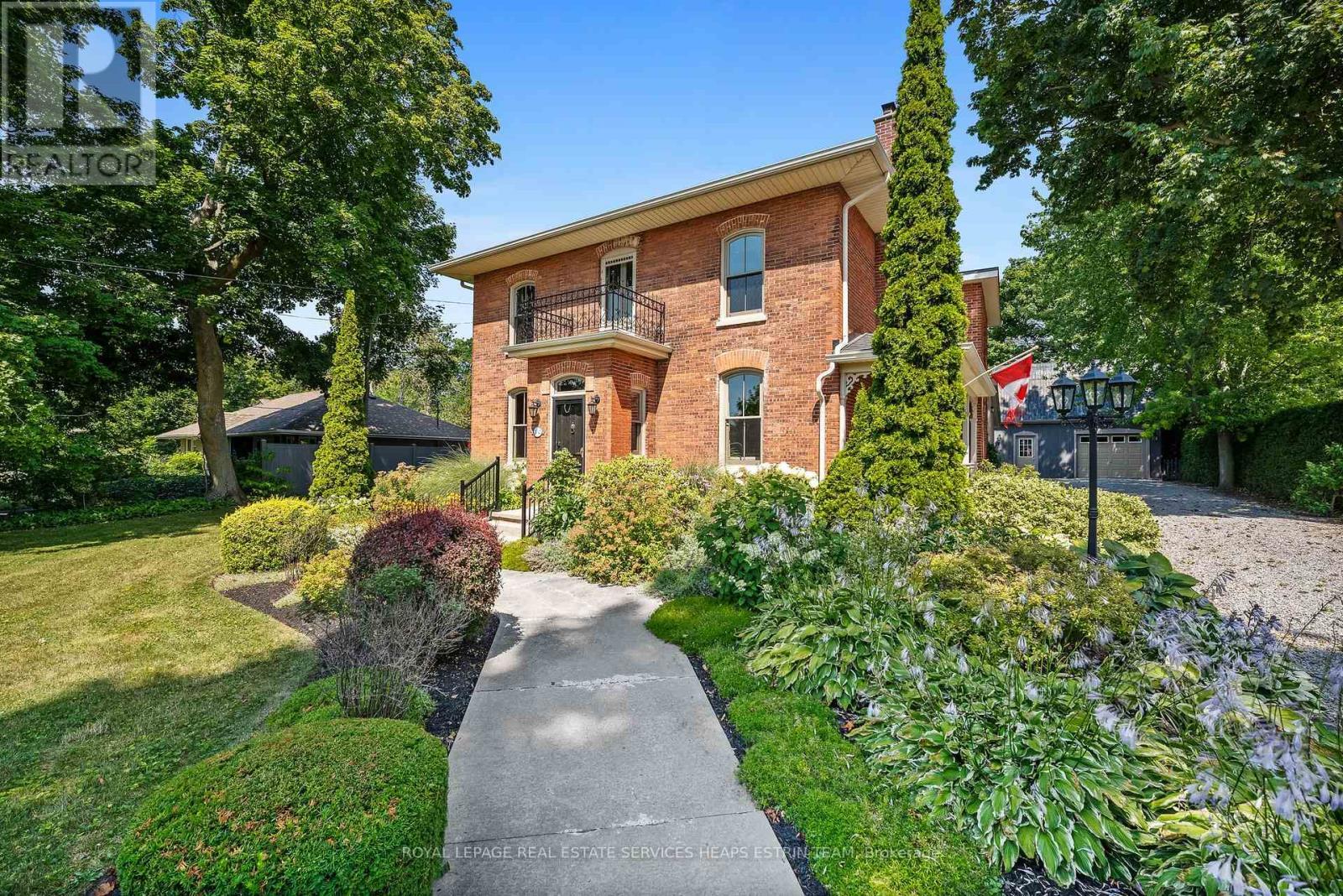 












332 RIDOUT STREET

,
Port Hope,




Ontario
L1A1R1

