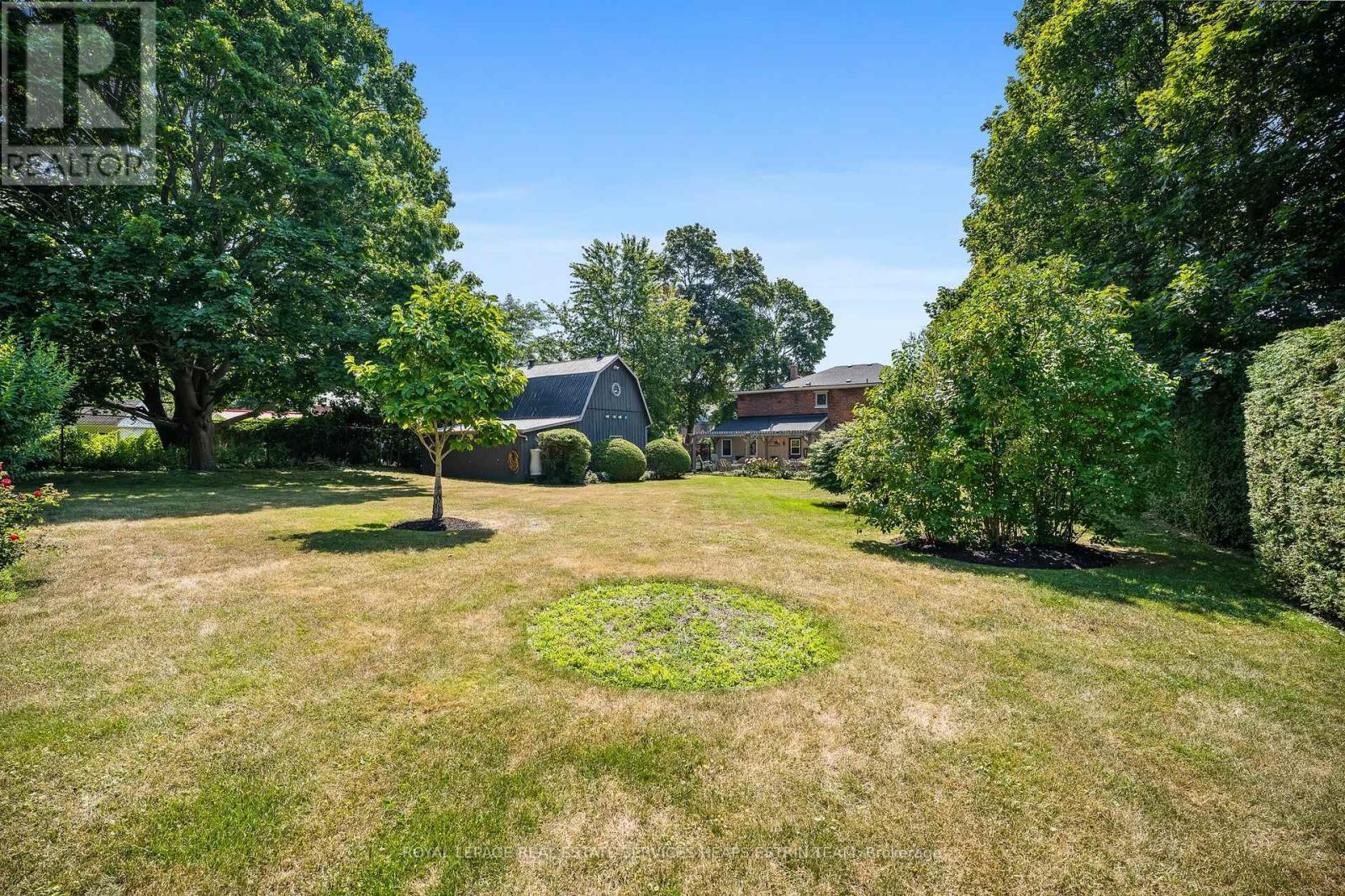 












332 RIDOUT STREET

,
Port Hope,




Ontario
L1A1R1

