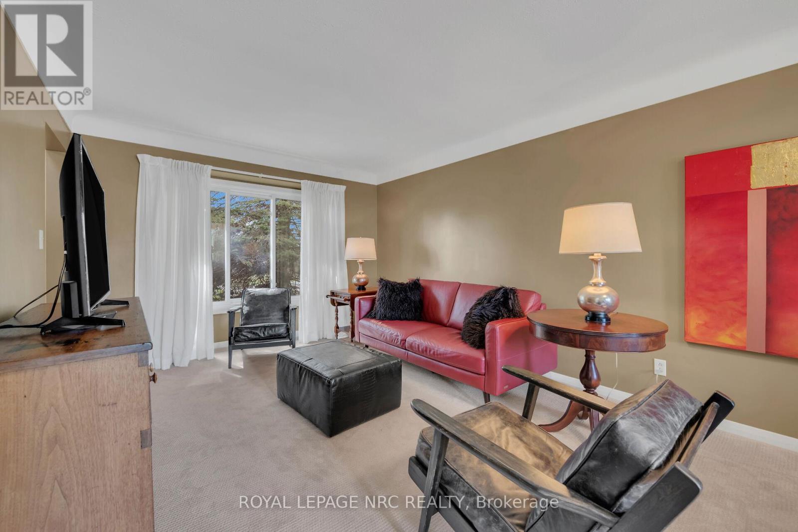 












325 BROOKFIELD BOULEVARD

,
Haldimand,




Ontario
N1A1L7

