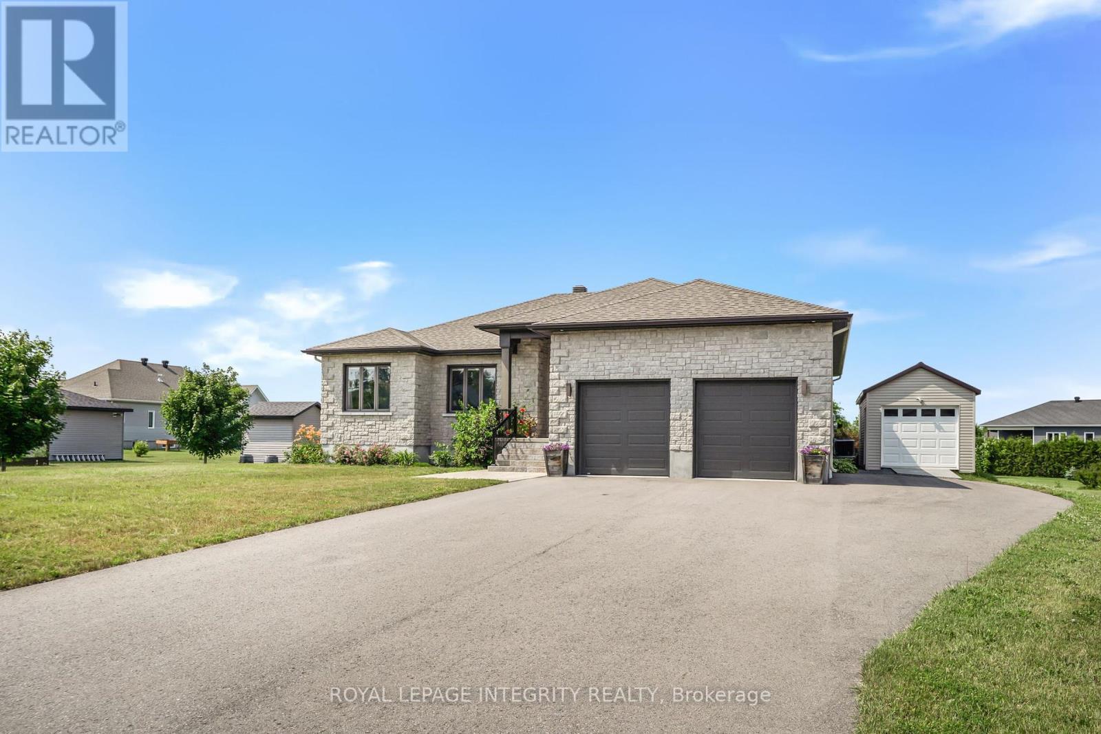 












251 RUE DES VIOLETTES STREET

,
Clarence-Rockland,




Ontario
K0A2A0

