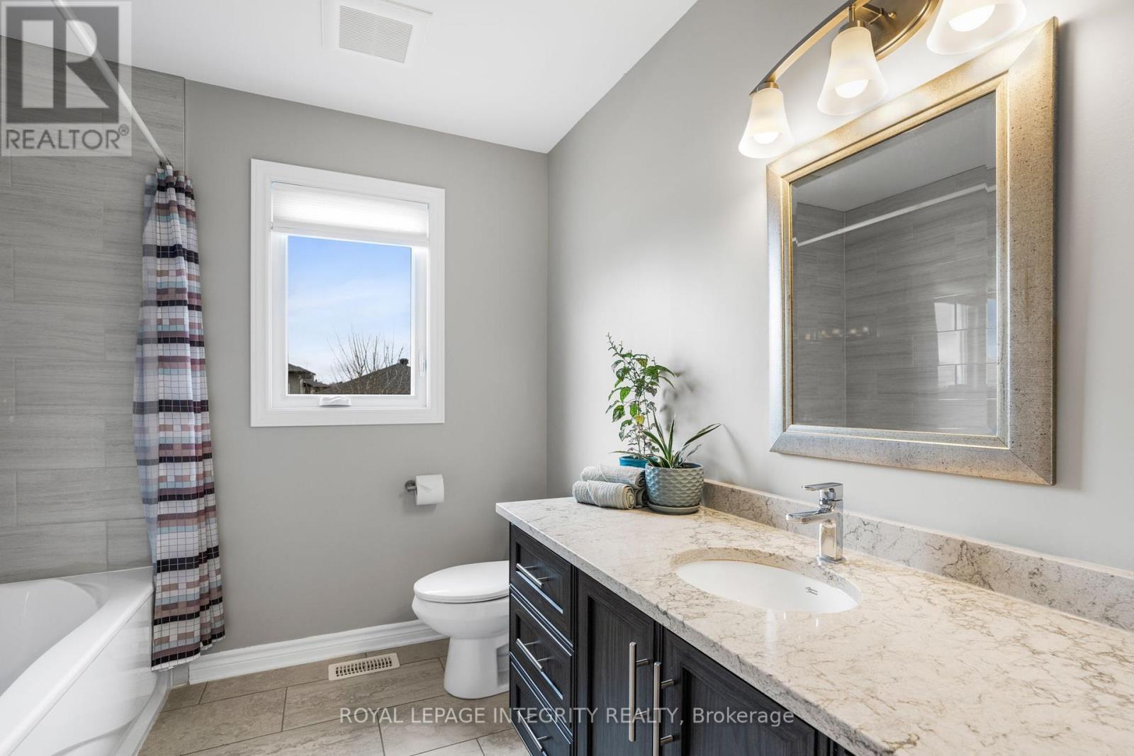 












251 RUE DES VIOLETTES STREET

,
Clarence-Rockland,




Ontario
K0A2A0

