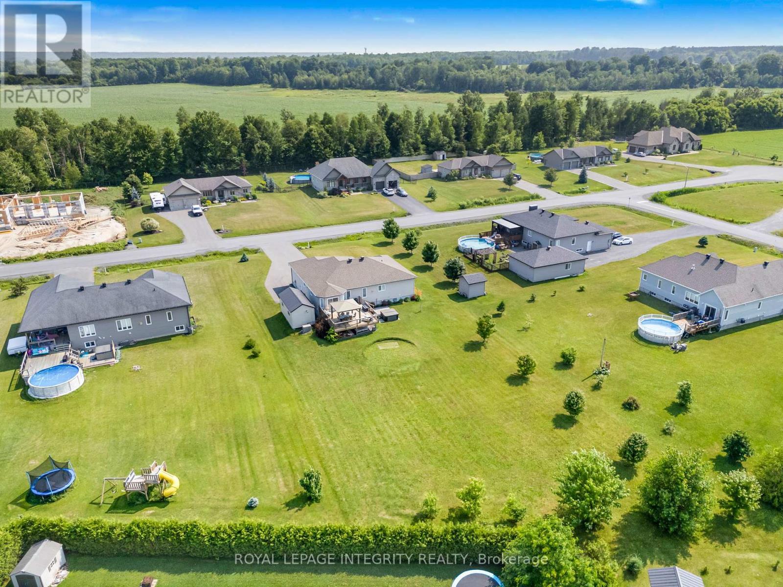 












251 RUE DES VIOLETTES STREET

,
Clarence-Rockland,




Ontario
K0A2A0

