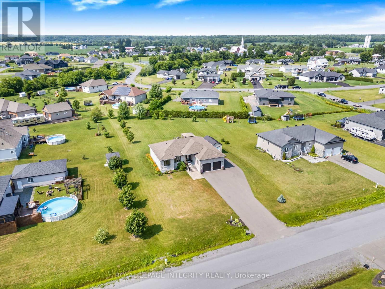 












251 RUE DES VIOLETTES STREET

,
Clarence-Rockland,




Ontario
K0A2A0

