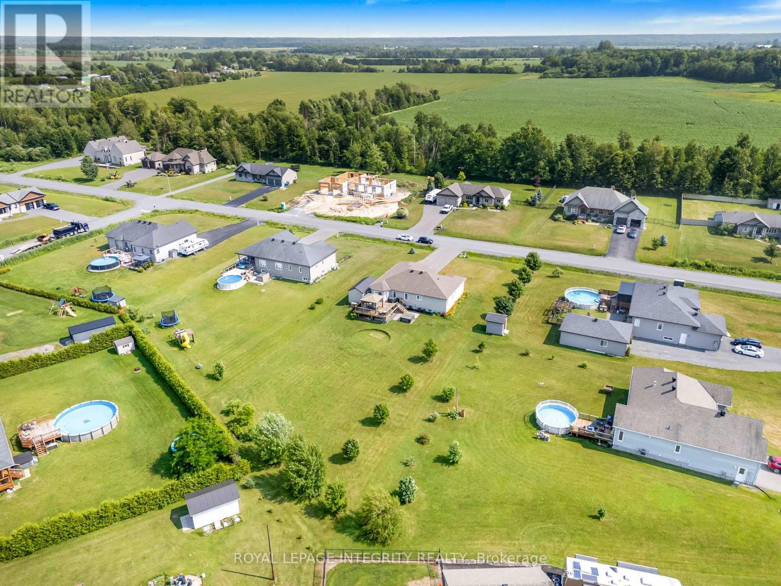 












251 RUE DES VIOLETTES STREET

,
Clarence-Rockland,




Ontario
K0A2A0

