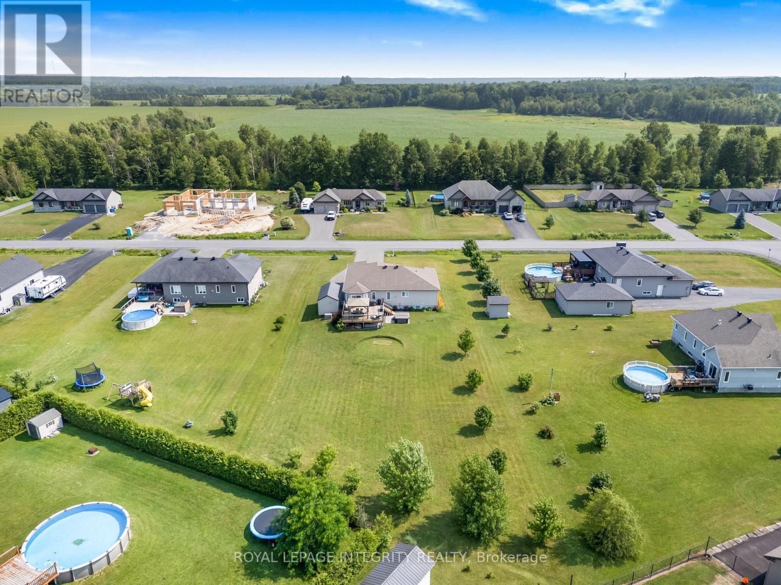 












251 RUE DES VIOLETTES STREET

,
Clarence-Rockland,




Ontario
K0A2A0

