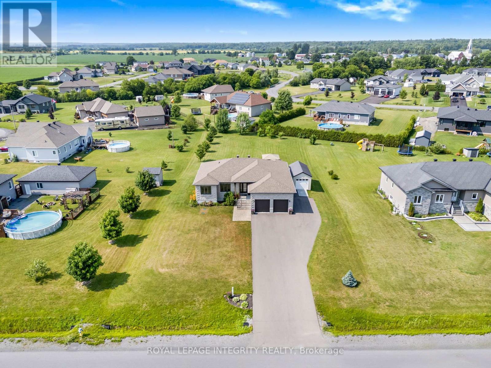 












251 RUE DES VIOLETTES STREET

,
Clarence-Rockland,




Ontario
K0A2A0

