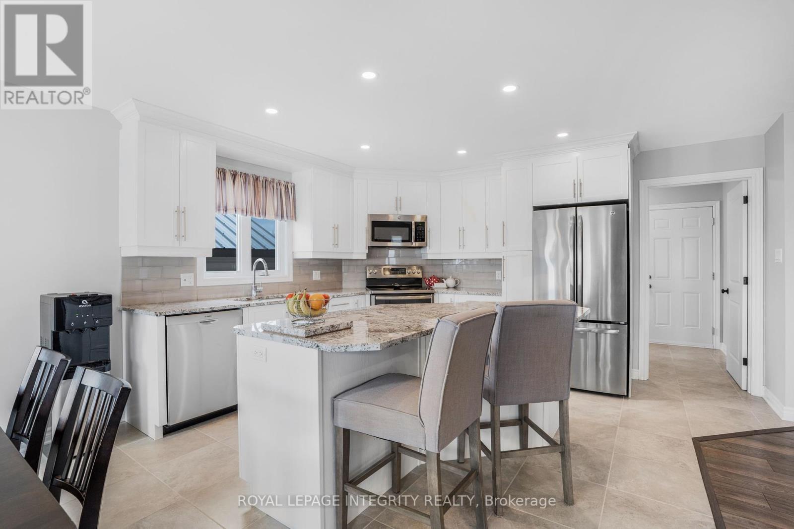 












251 RUE DES VIOLETTES STREET

,
Clarence-Rockland,




Ontario
K0A2A0

