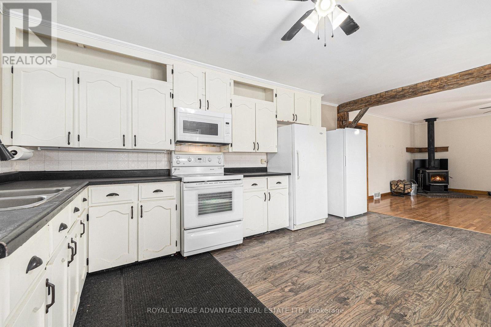 












19320 HIGHWAY 7 ROAD

,
Tay Valley,




Ontario
K7H3C9

