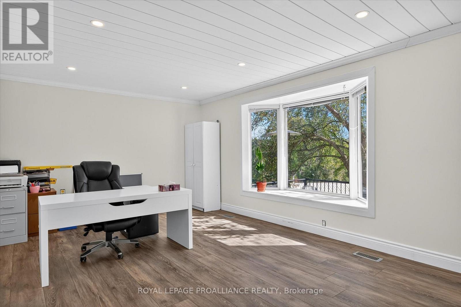 












9 LEANNE AVENUE

,
Otonabee-South Monaghan,




Ontario
K9J6X8

