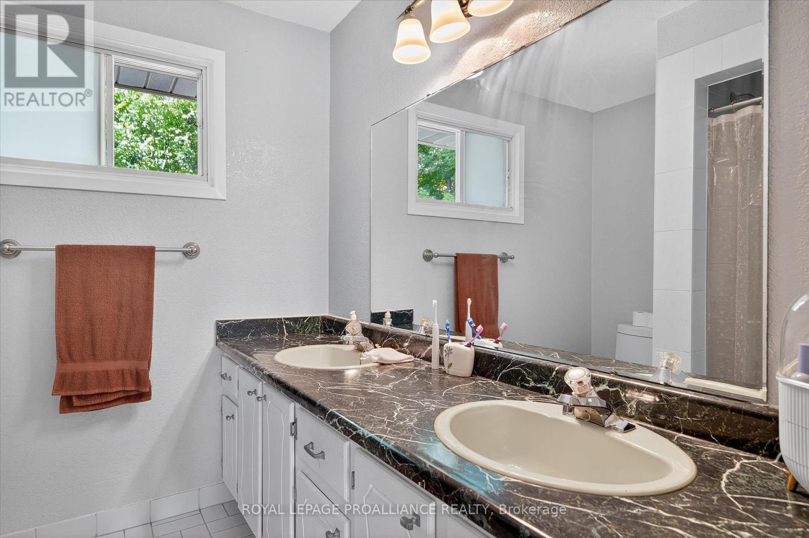 












9 LEANNE AVENUE

,
Otonabee-South Monaghan,




Ontario
K9J6X8

