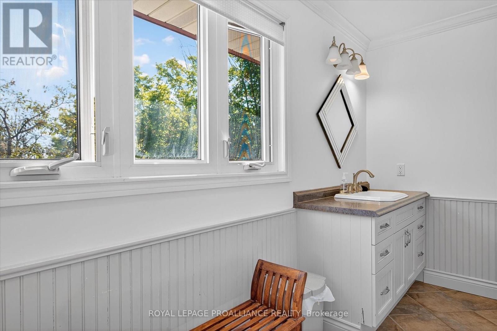 












9 LEANNE AVENUE

,
Otonabee-South Monaghan,




Ontario
K9J6X8

