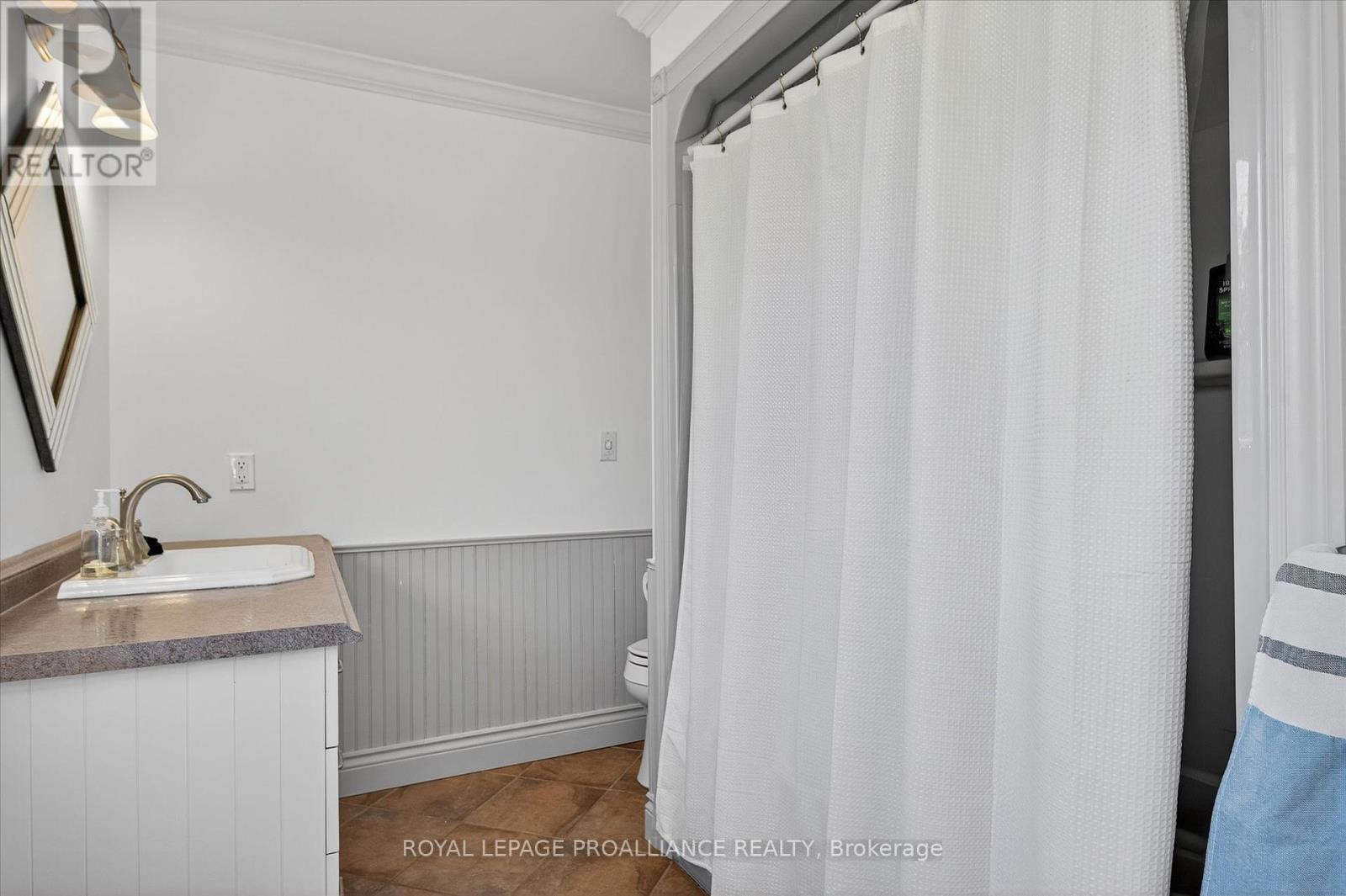 












9 LEANNE AVENUE

,
Otonabee-South Monaghan,




Ontario
K9J6X8

