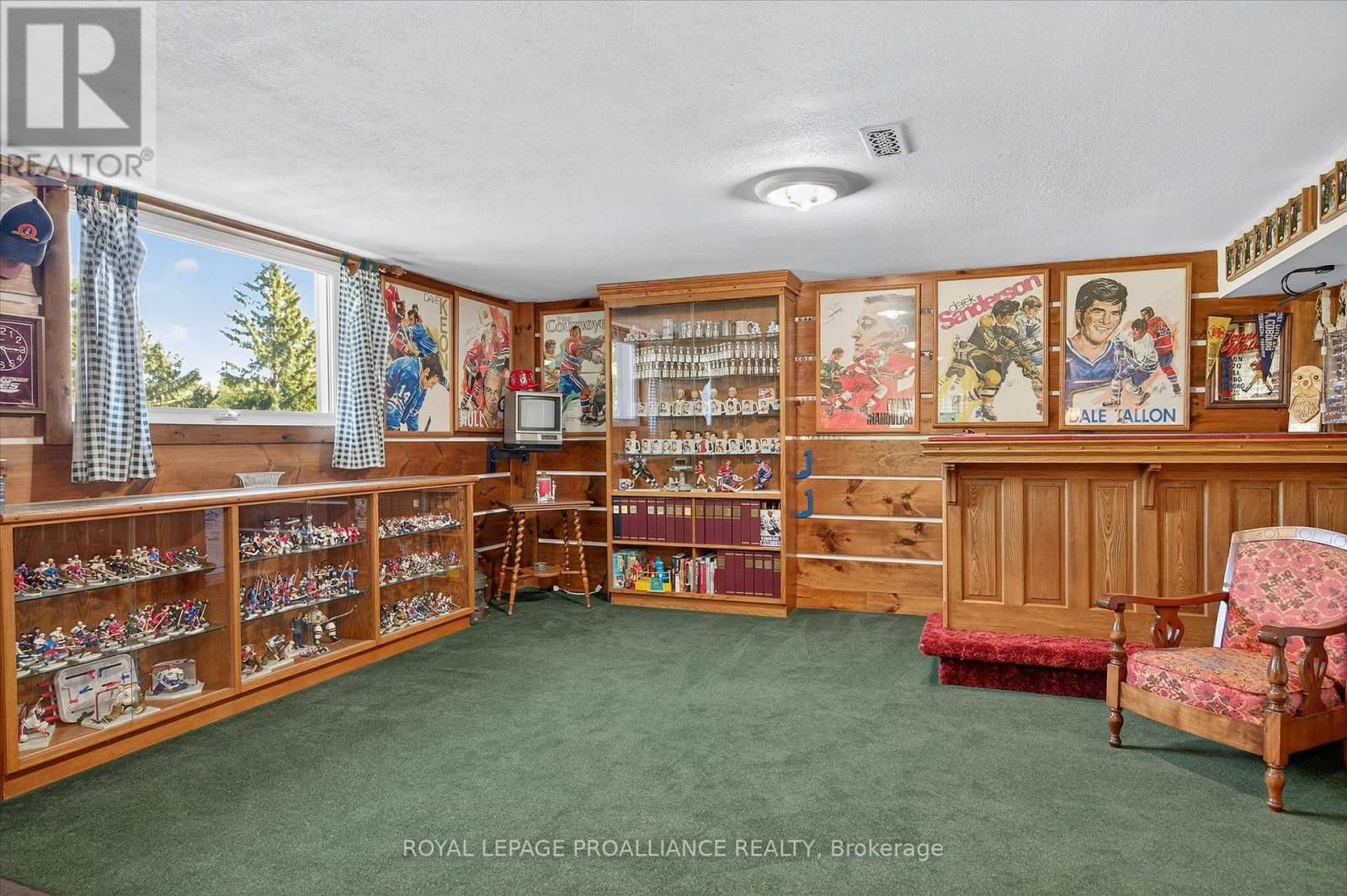 












9 LEANNE AVENUE

,
Otonabee-South Monaghan,




Ontario
K9J6X8

