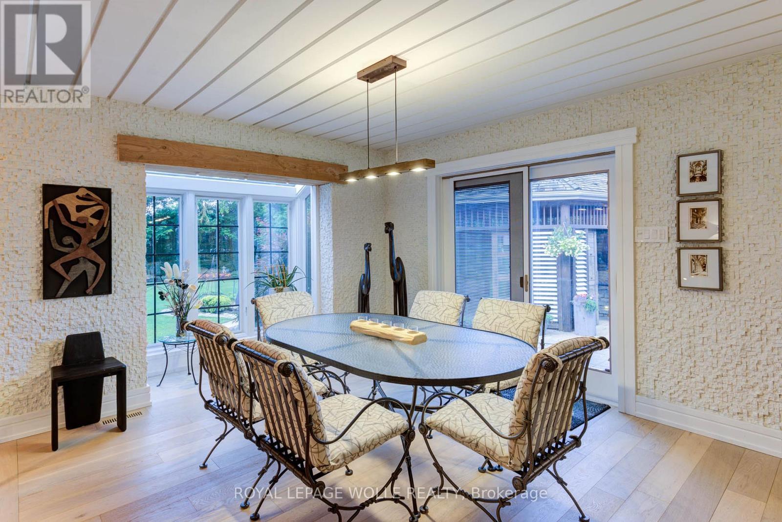 












14 JAMES COURT

,
Wellesley,




Ontario
N0B2M1

