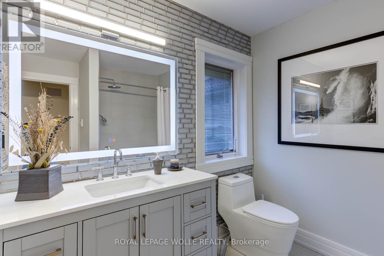 












14 JAMES COURT

,
Wellesley,




Ontario
N0B2M1

