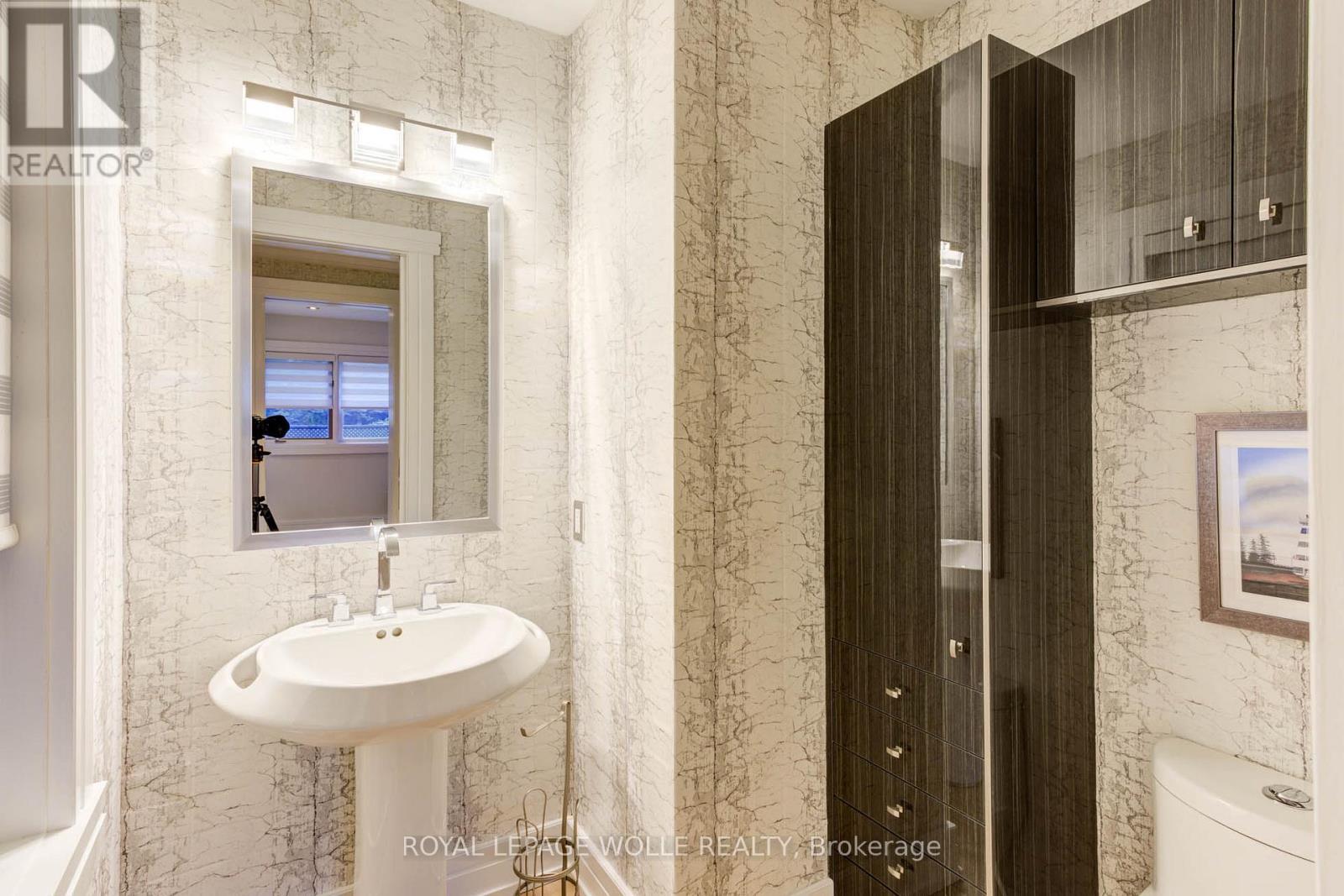 












14 JAMES COURT

,
Wellesley,




Ontario
N0B2M1

