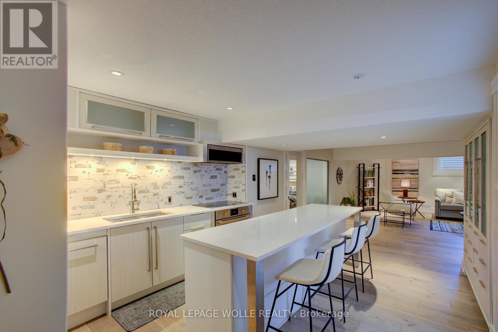 












14 JAMES COURT

,
Wellesley,




Ontario
N0B2M1

