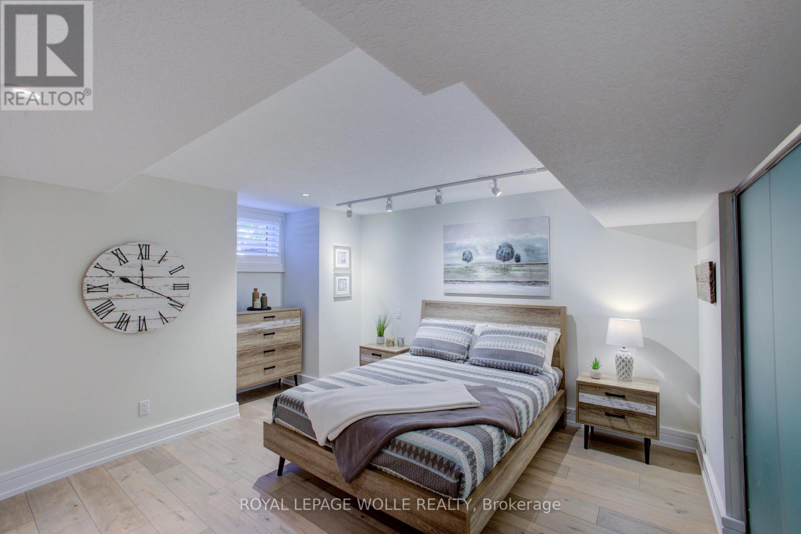 












14 JAMES COURT

,
Wellesley,




Ontario
N0B2M1

