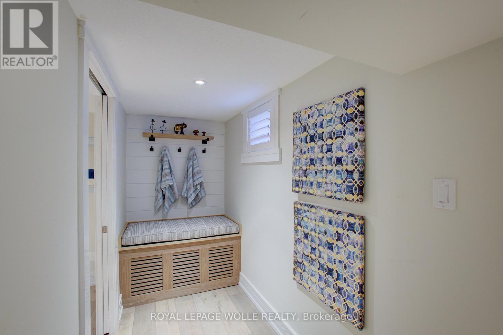 












14 JAMES COURT

,
Wellesley,




Ontario
N0B2M1

