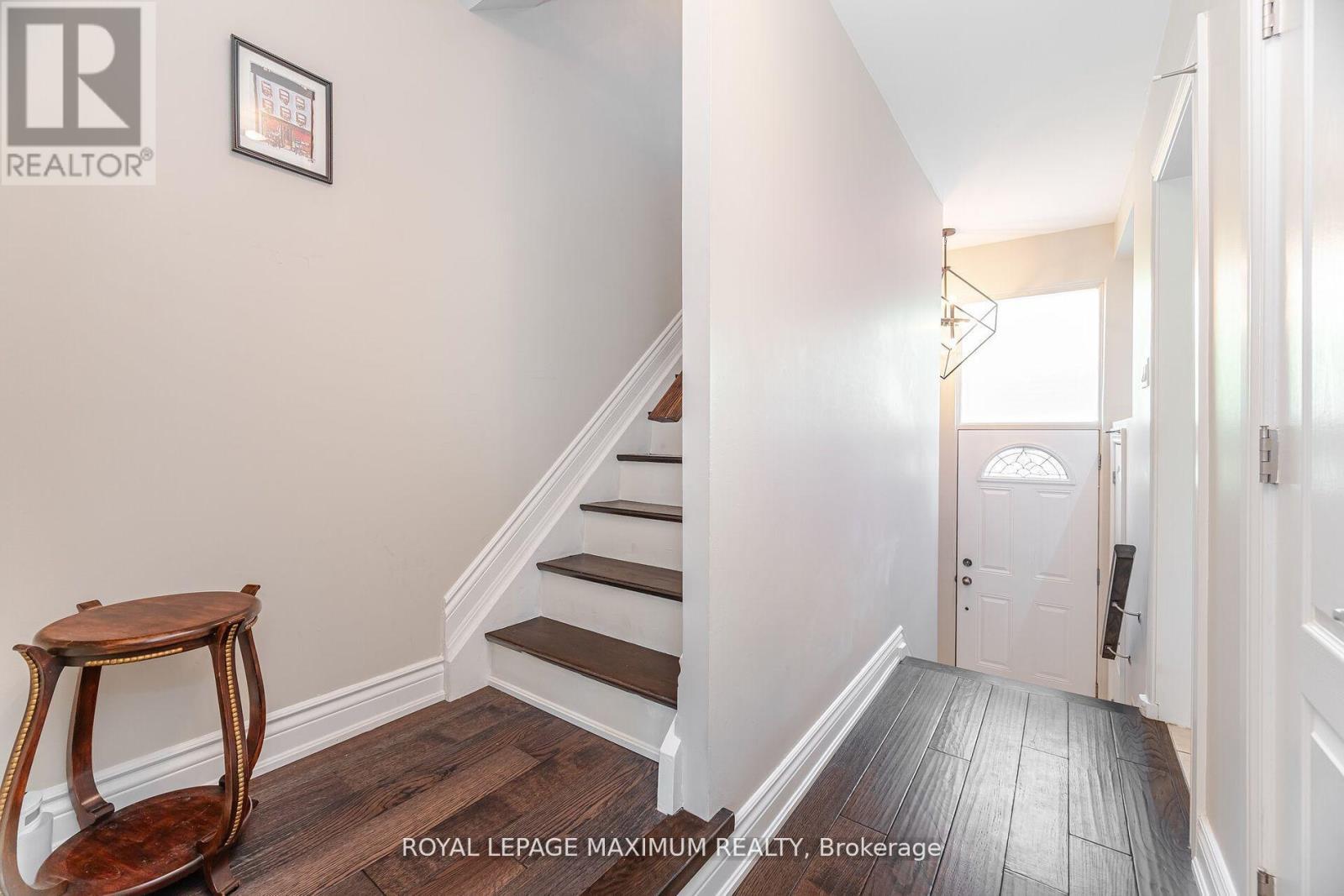 












17 - 90 GEORGE HENRY BOULEVARD

,
Toronto,




Ontario
M2J1E7

