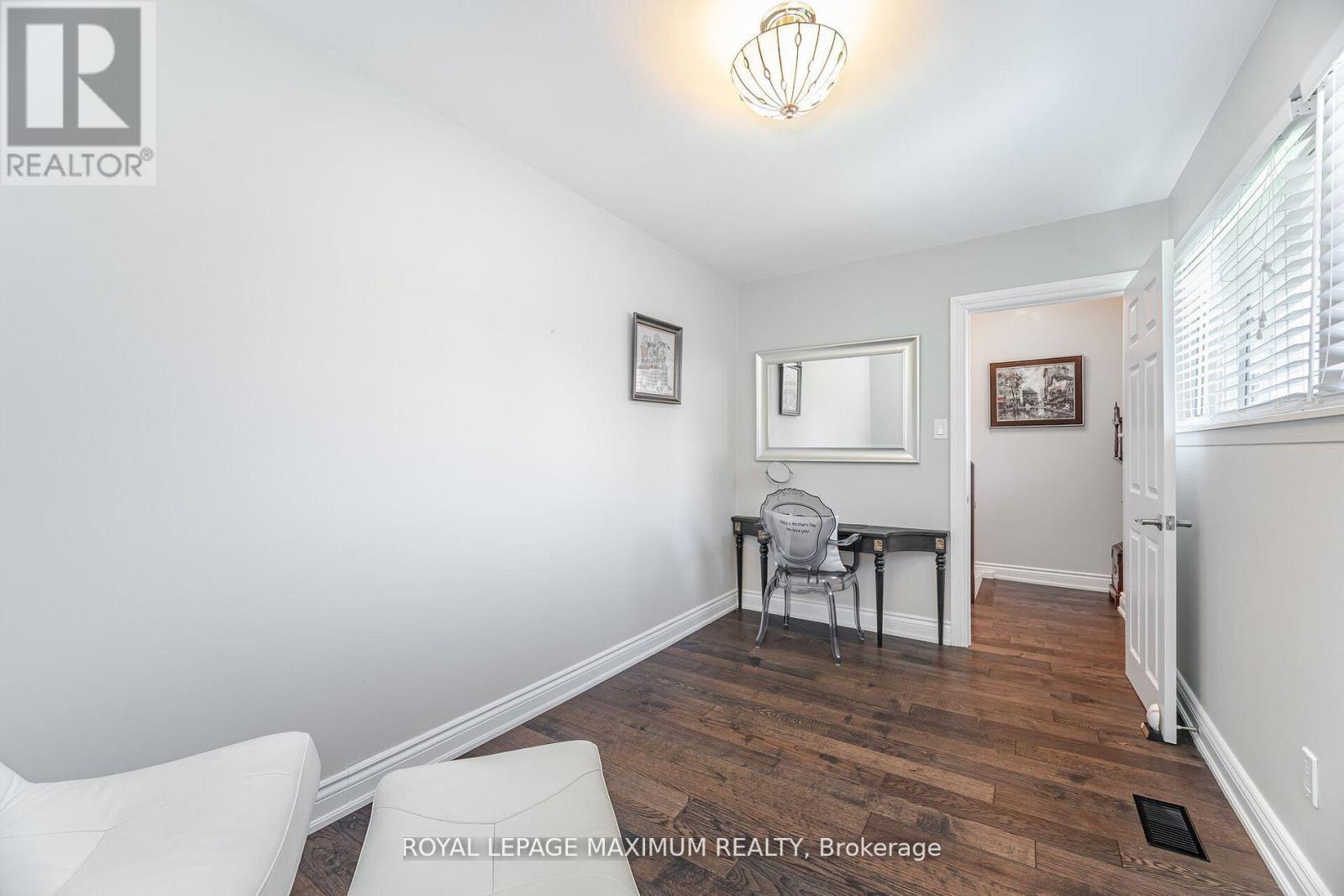 












17 - 90 GEORGE HENRY BOULEVARD

,
Toronto,




Ontario
M2J1E7

