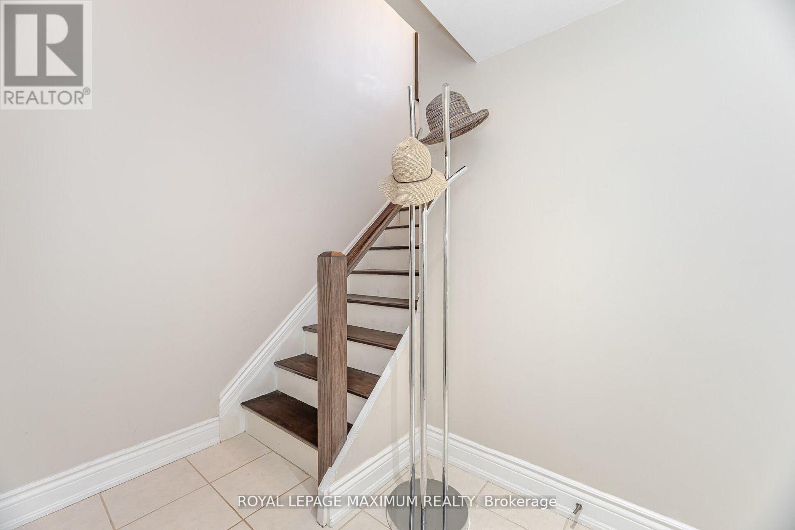 












17 - 90 GEORGE HENRY BOULEVARD

,
Toronto,




Ontario
M2J1E7

