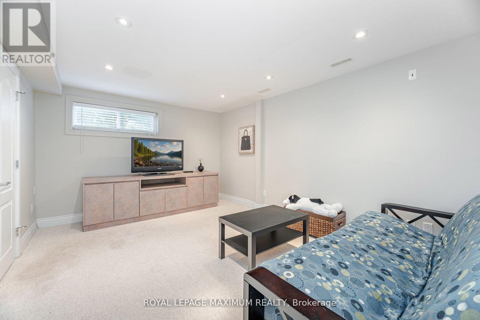 












17 - 90 GEORGE HENRY BOULEVARD

,
Toronto,




Ontario
M2J1E7

