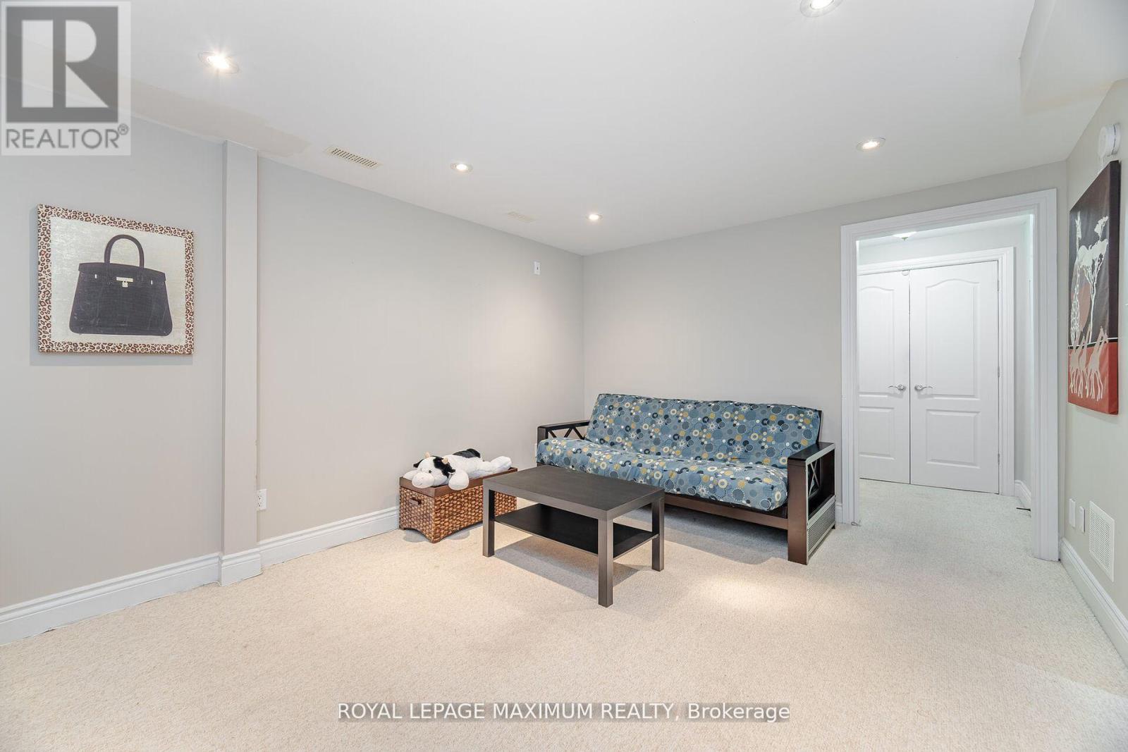 












17 - 90 GEORGE HENRY BOULEVARD

,
Toronto,




Ontario
M2J1E7

