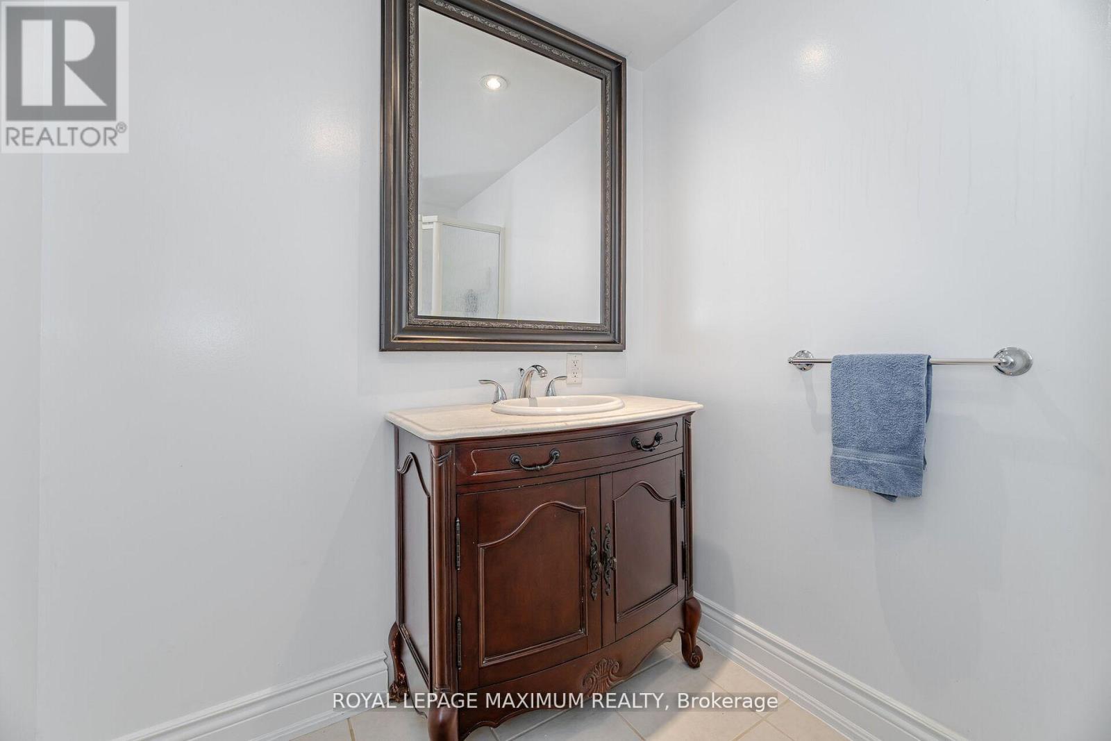 












17 - 90 GEORGE HENRY BOULEVARD

,
Toronto,




Ontario
M2J1E7

