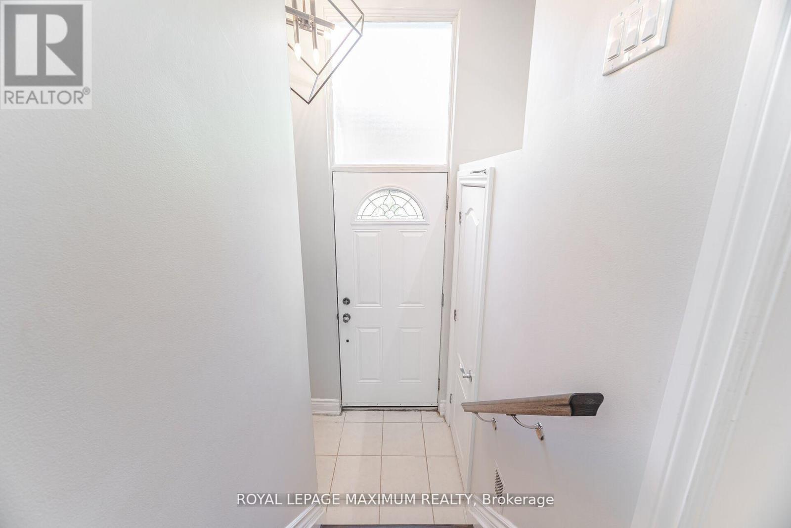 












17 - 90 GEORGE HENRY BOULEVARD

,
Toronto,




Ontario
M2J1E7

