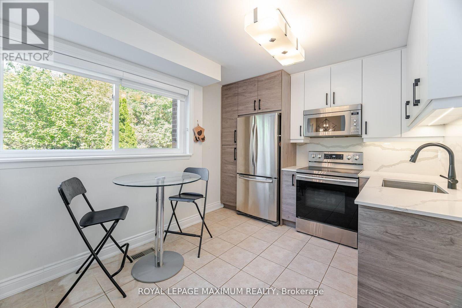 












17 - 90 GEORGE HENRY BOULEVARD

,
Toronto,




Ontario
M2J1E7

