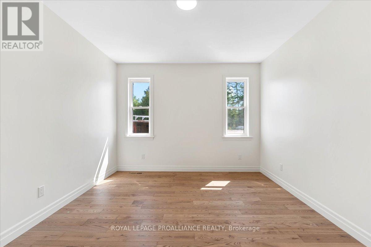












163 POMEROY AVENUE

,
Tweed (Tweed (Village)),




Ontario
K0K3J0

