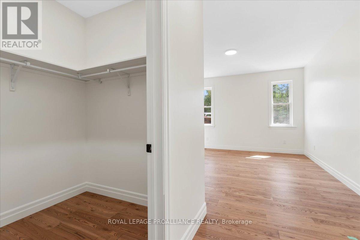 












163 POMEROY AVENUE

,
Tweed (Tweed (Village)),




Ontario
K0K3J0

