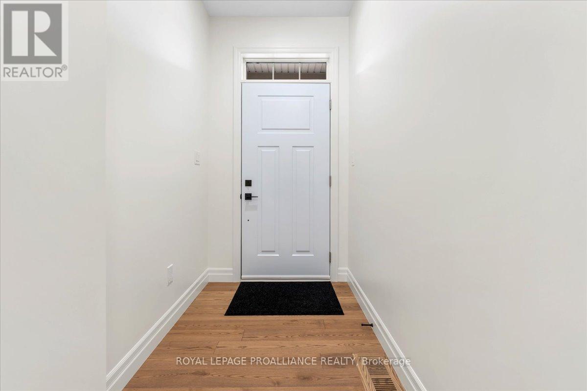 












163 POMEROY AVENUE

,
Tweed (Tweed (Village)),




Ontario
K0K3J0

