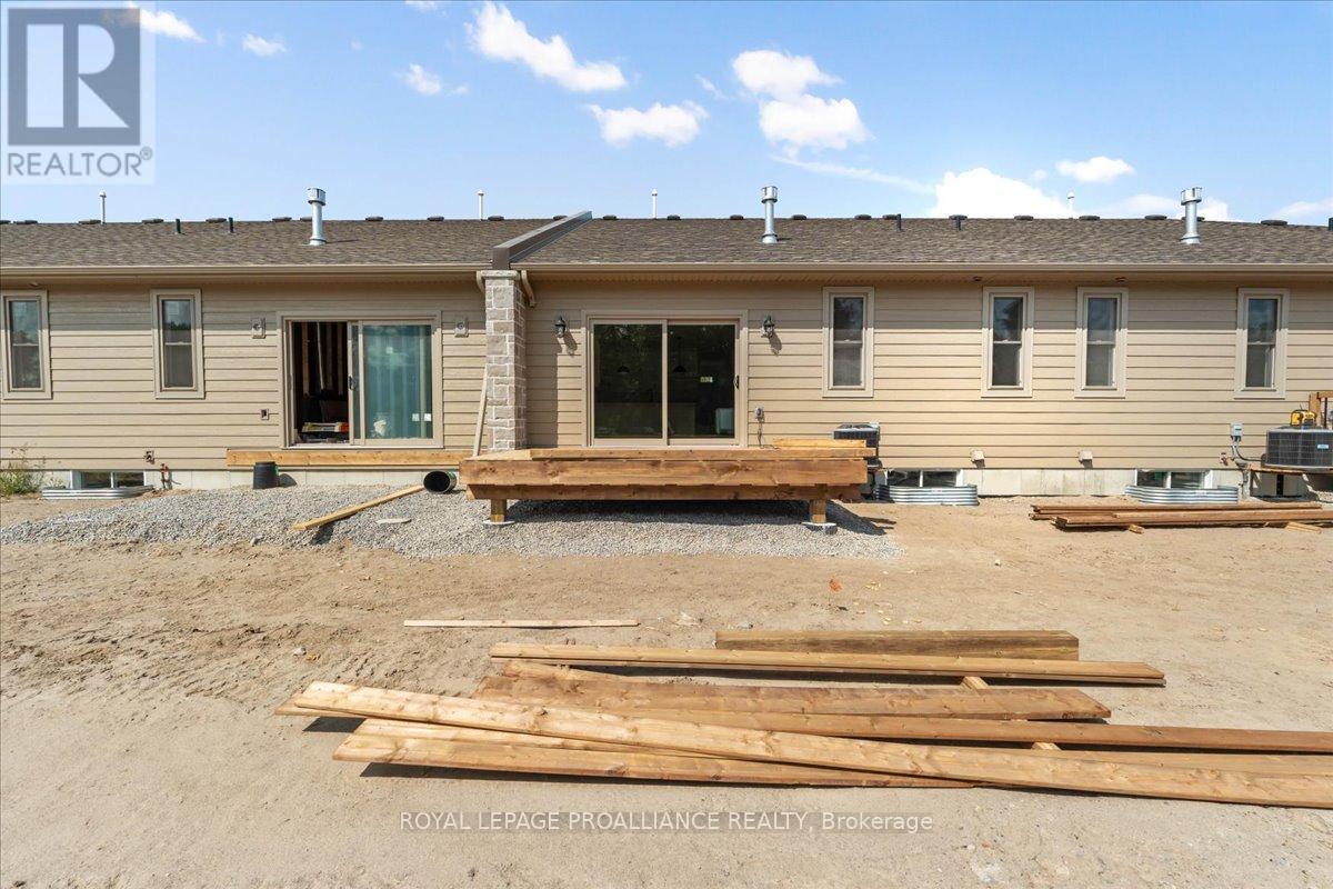 












163 POMEROY AVENUE

,
Tweed (Tweed (Village)),




Ontario
K0K3J0

