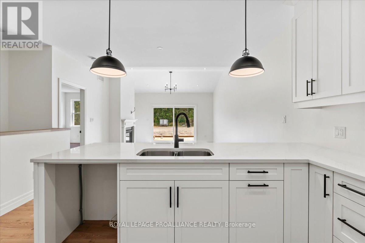 












163 POMEROY AVENUE

,
Tweed (Tweed (Village)),




Ontario
K0K3J0

