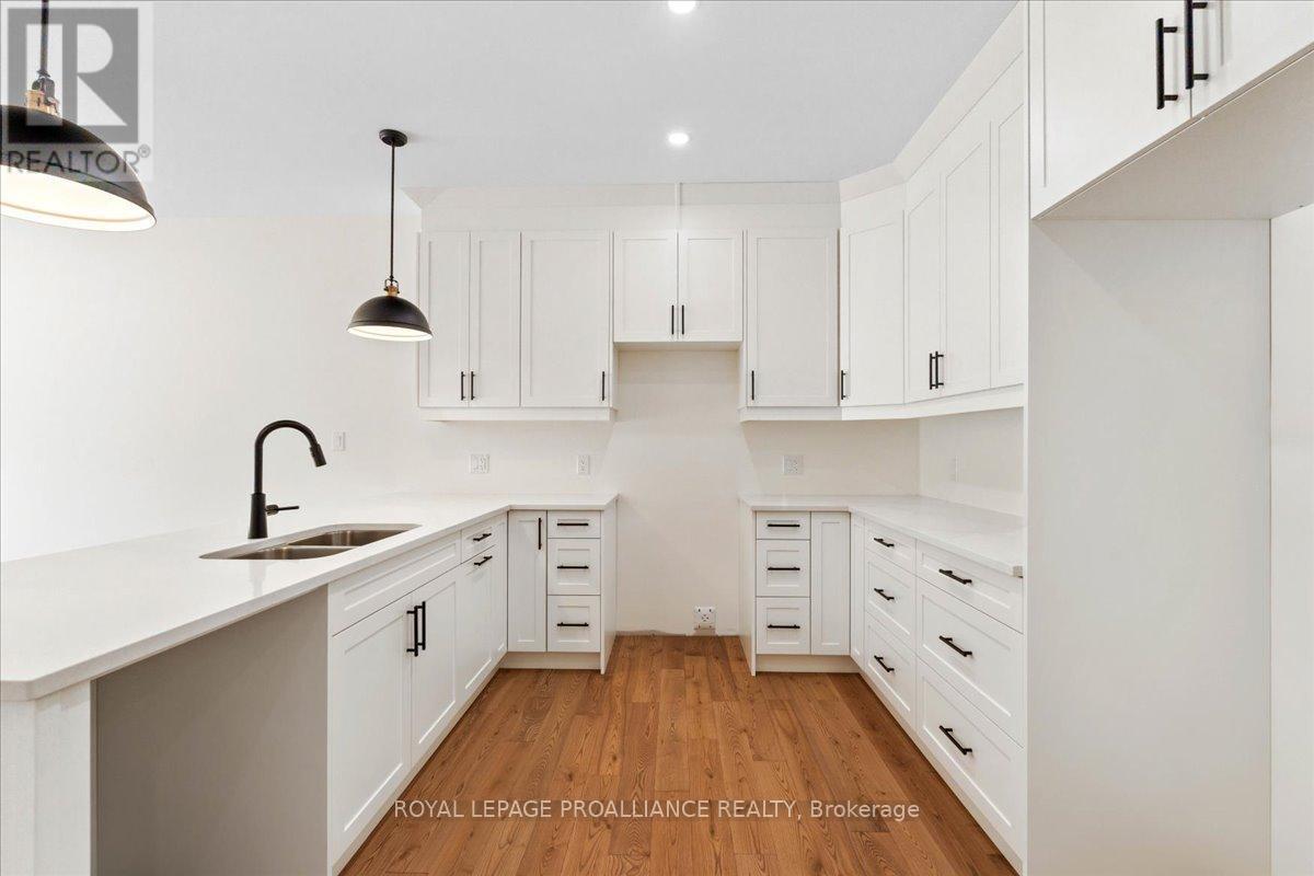 












163 POMEROY AVENUE

,
Tweed (Tweed (Village)),




Ontario
K0K3J0

