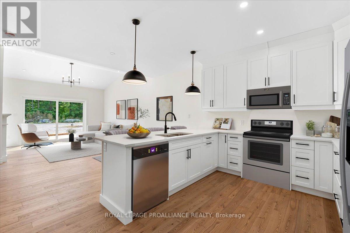 












163 POMEROY AVENUE

,
Tweed (Tweed (Village)),




Ontario
K0K3J0


