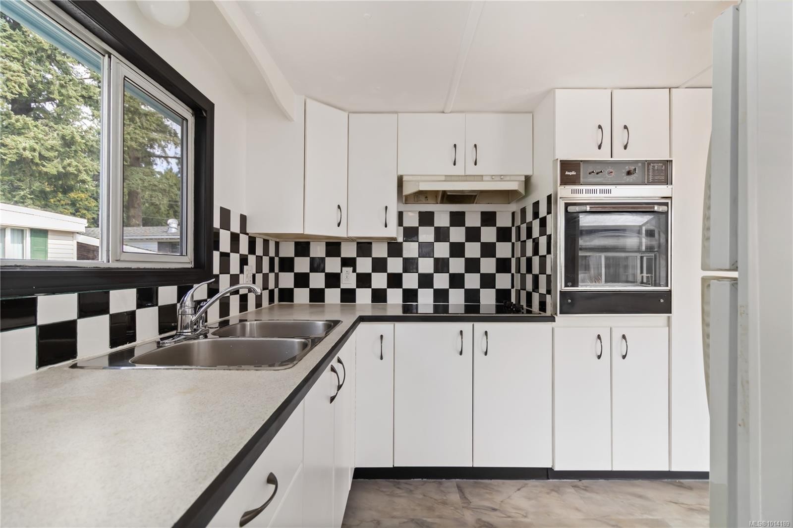 









2911


Sooke Lake

Rd, 83,
Langford,




BC
V9B 4R5

