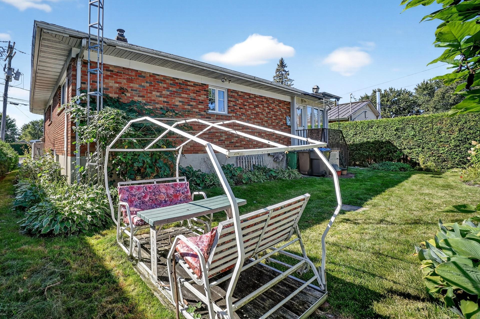 









436


6e Avenue

,
Saint-Jean-sur-Richelieu,




QC
J2X1R5

