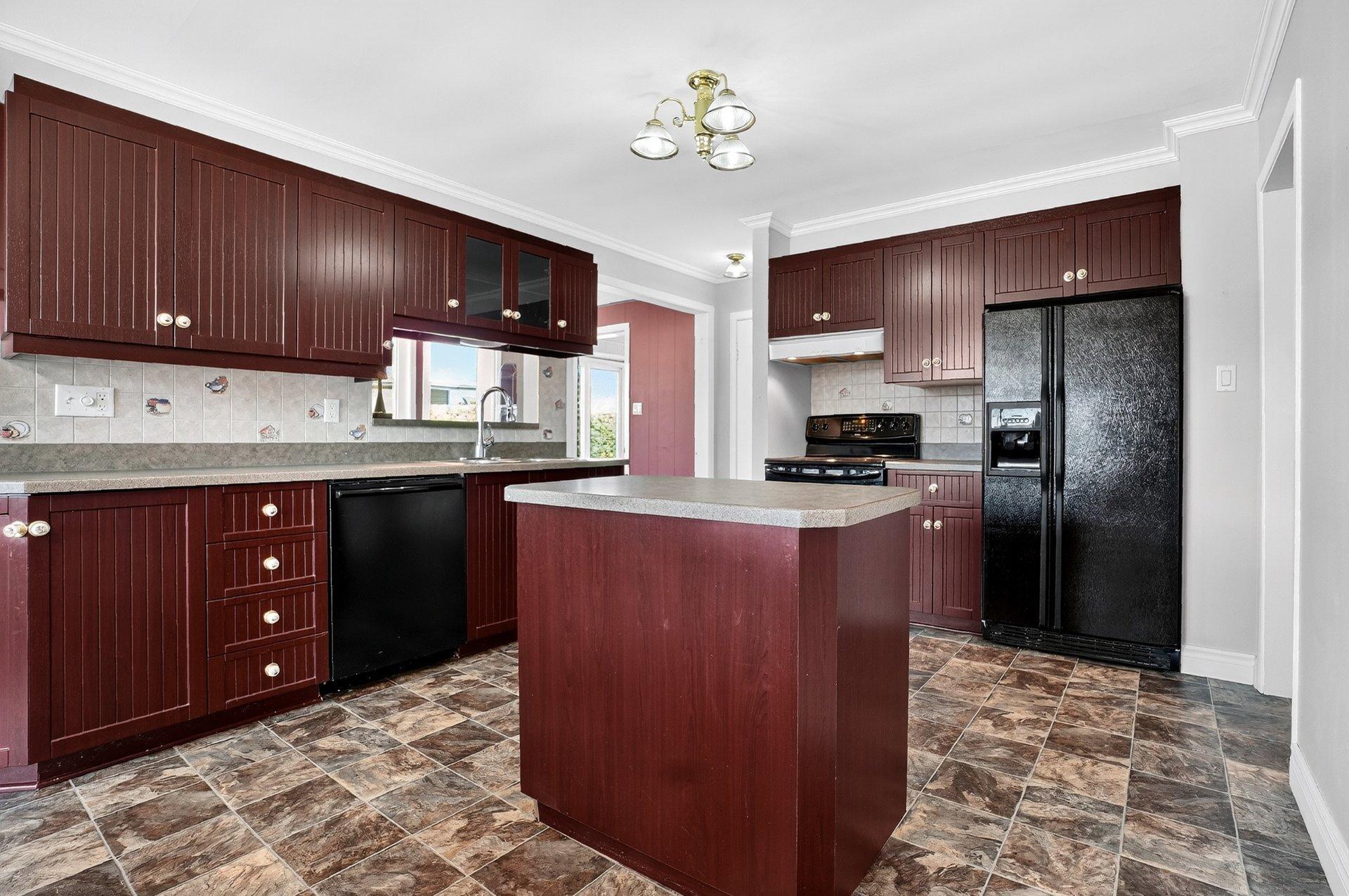 









436


6e Avenue

,
Saint-Jean-sur-Richelieu,




QC
J2X1R5

