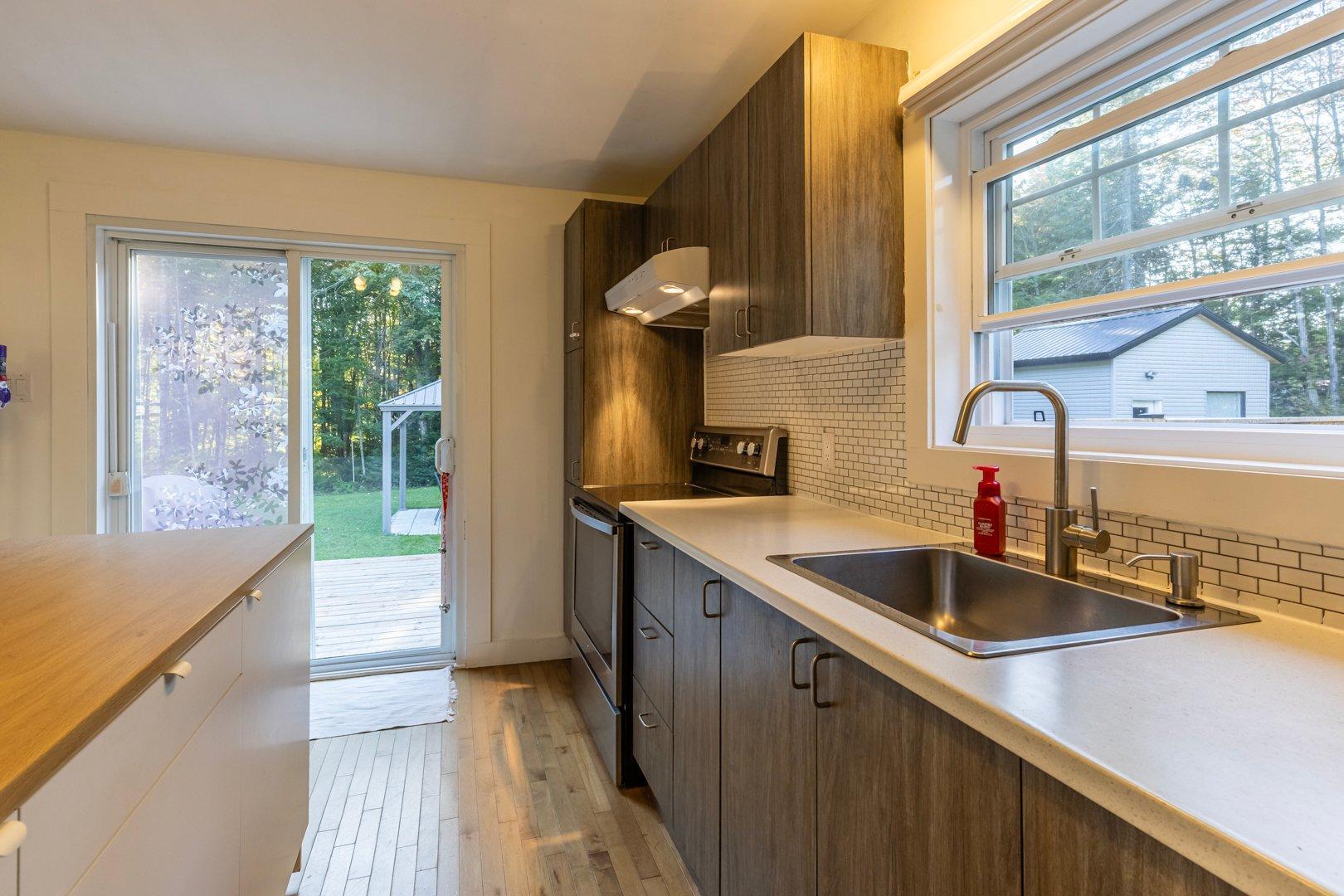 









14


Rue Dulude

,
Pont-Rouge,




QC
G3H2V2

