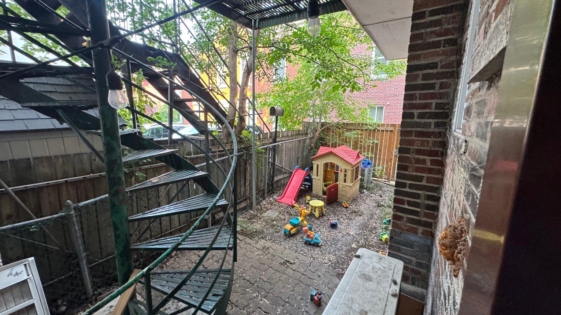 









591

 - 599


Rue Sicard

,
Montréal (Mercier/Hochelaga-Maisonneuve),




QC
H1V2X3

