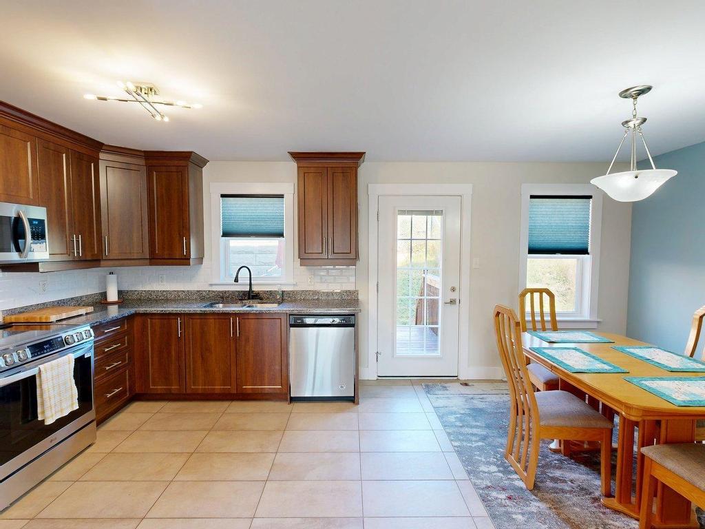 












65 Fescue Court

,
Middle Sackville,




NS
B4E 0L7

