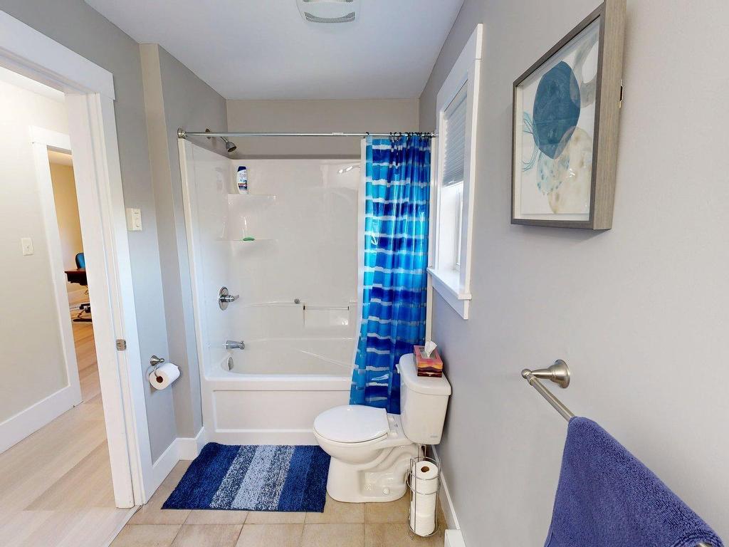 












65 Fescue Court

,
Middle Sackville,




NS
B4E 0L7

