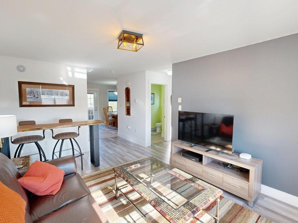 












65 Fescue Court

,
Middle Sackville,




NS
B4E 0L7

