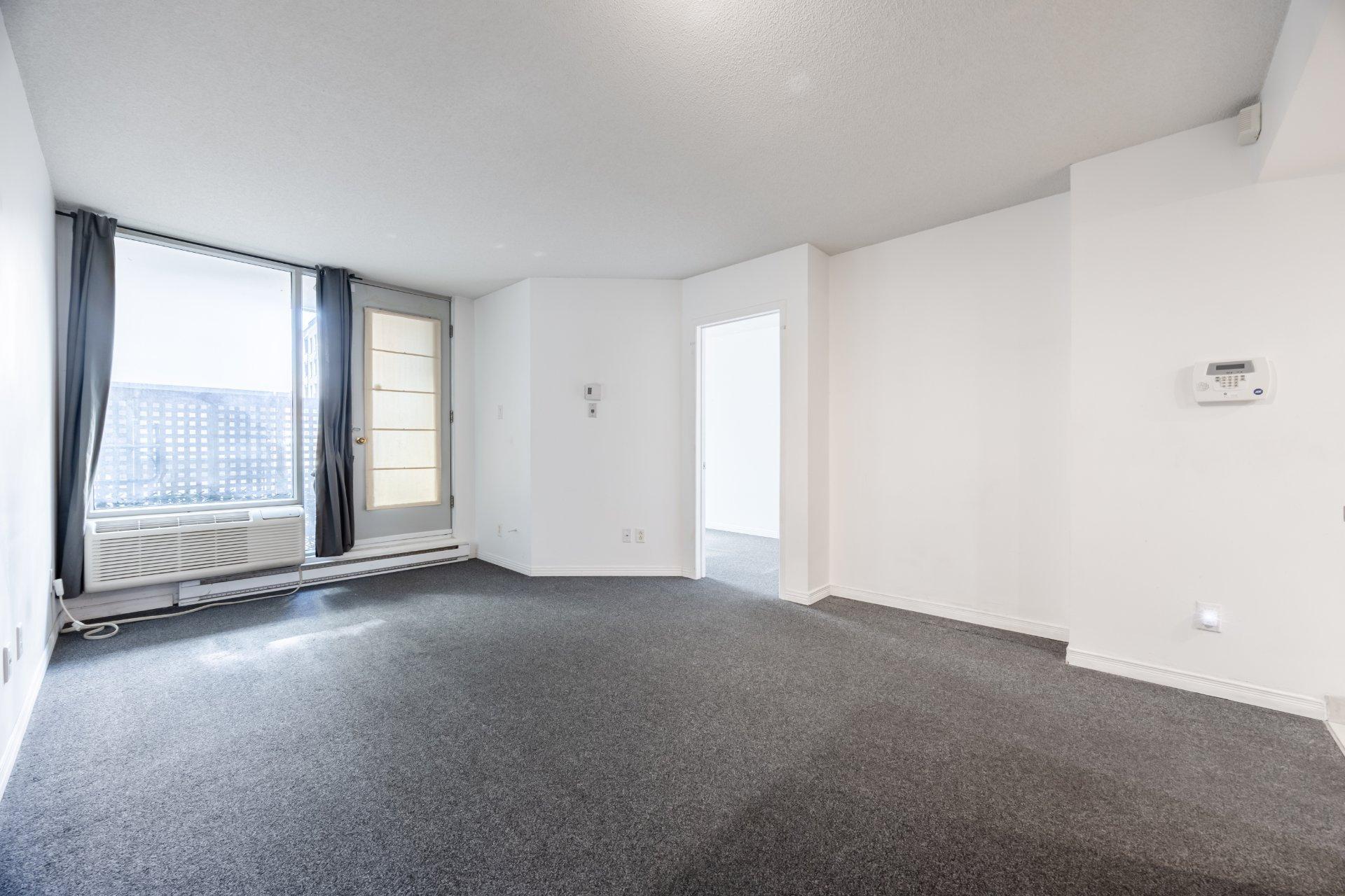 









98


Rue Charlotte

, 158,
Montréal (Ville-Marie),




QC
H2X3V2

