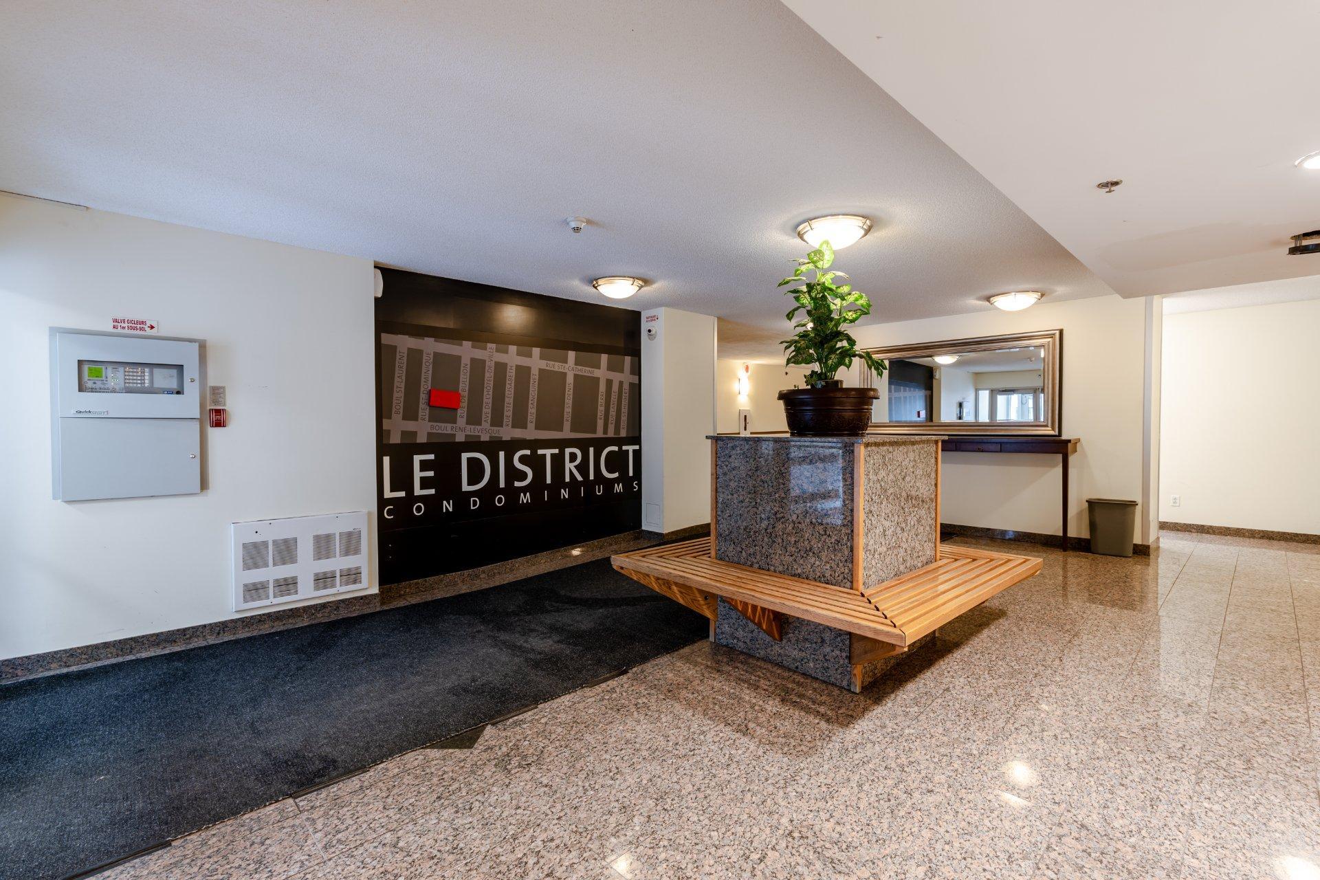 









98


Rue Charlotte

, 158,
Montréal (Ville-Marie),




QC
H2X3V2

